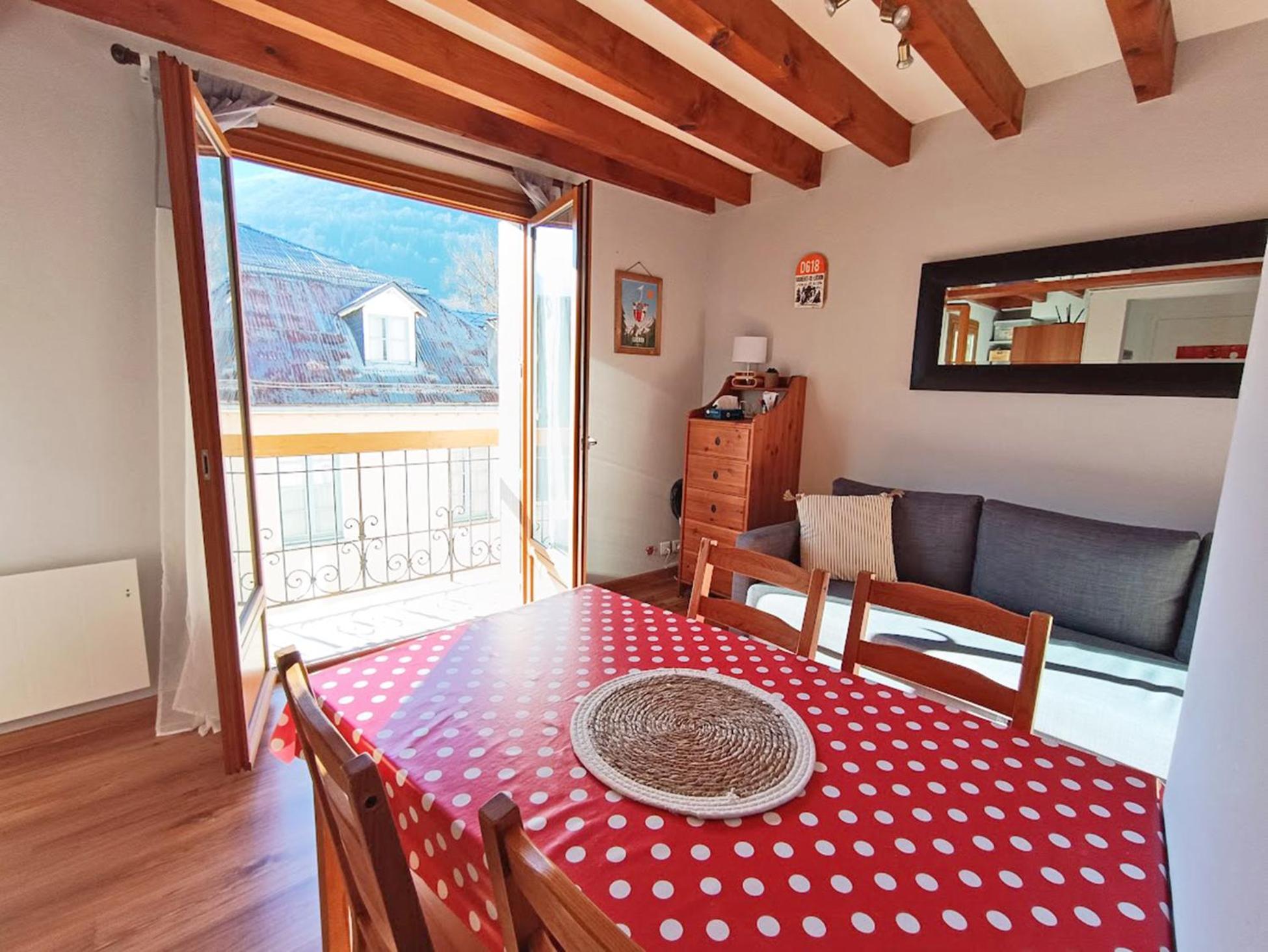 La Taniere, T2 Duplex, Centre Luchon, 4 Personnes, Wifi, 3eme Etage