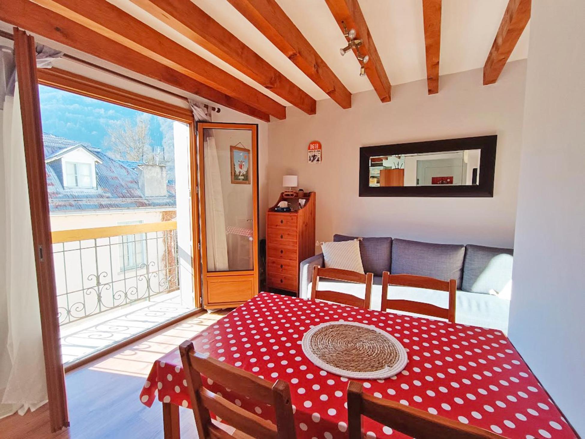 La Taniere, T2 Duplex, Centre Luchon, 4 Personnes, Wifi, 3eme Etage * Bagnères-de-Luchon