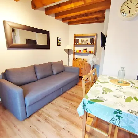 La Taniere, T2 Duplex, Centre Luchon, 4 Personnes, Wifi, 3Eme Etage Appartement Bagnères-de-Luchon Buitenkant foto