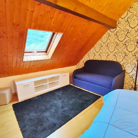 La Taniere, T2 Duplex, Centre Luchon, 4 Personnes, Wifi, 3Eme Etage Appartement Bagnères-de-Luchon Buitenkant foto